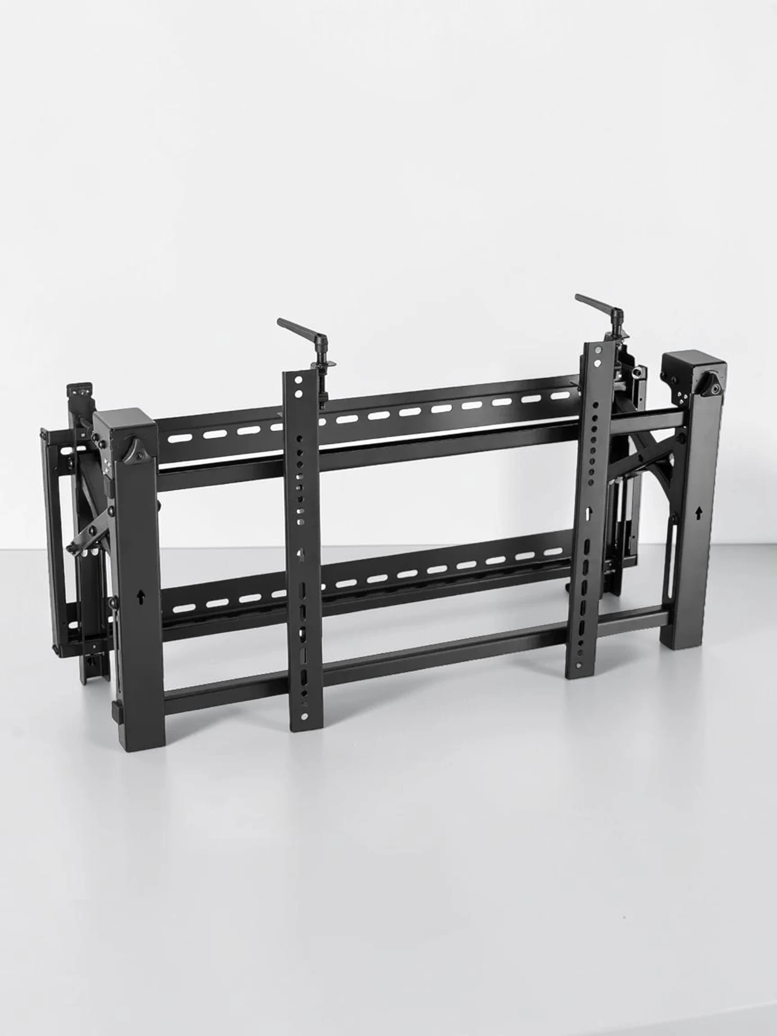 ergoscreenmount Video Wall TV Mount Bracket, Steel Pop-Out Design, Fits 45-70 Inch Displays, VESA 600x400